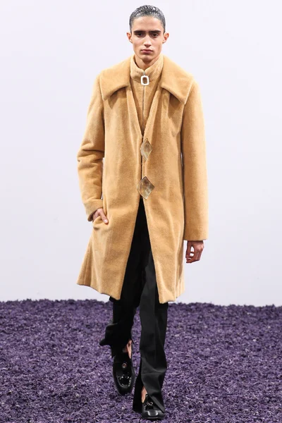Look 23